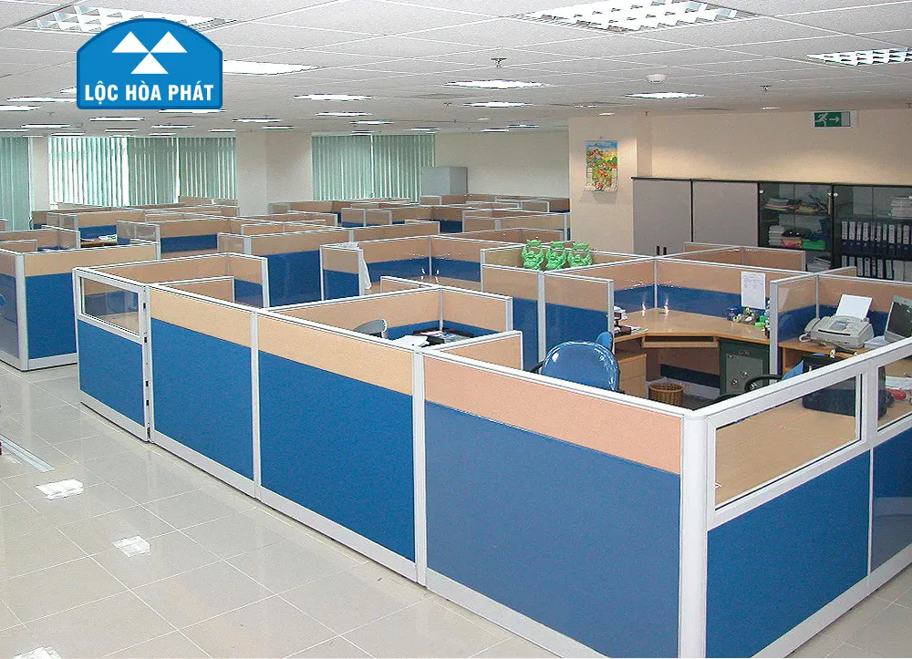 VÁCH NGĂN HÒA PHÁT VN03